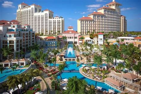 Hotel checkout: Bahamas gets the Las Vegas treatment with opening of ...