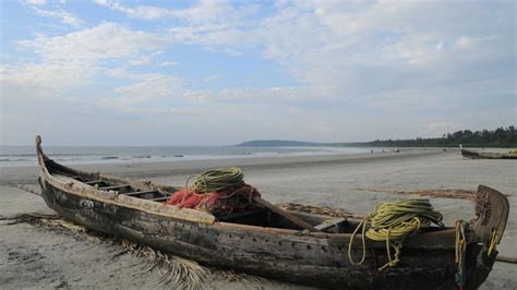 Muzhappilangad Beach - Kerala's only drive in beach at Kannur | Kerala Tourism