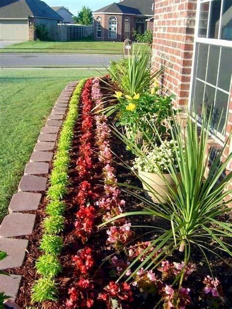 20+ Front Yard Flower Ideas – DECOOMO