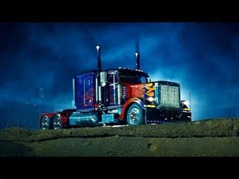 Optimus Prime in his huge truck form | Optimus prime wallpaper ...