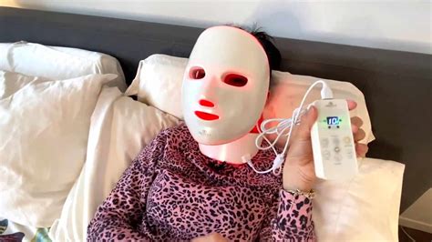 How To Use LED Face Mask - LED Skin Solutions