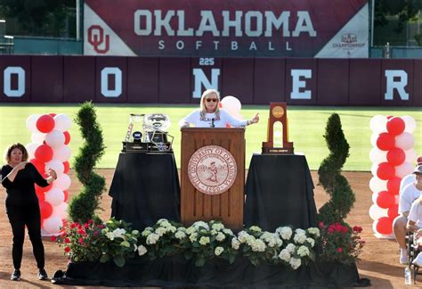 Oklahoma Softball announces stadium capacity for Love’s Field - Yahoo ...