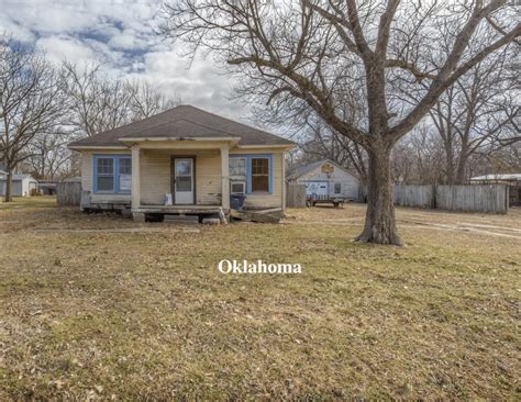 Oklahoma Fixer Upper With Extra Lot Under $50K - Old Houses Under $50K