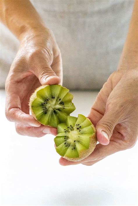 How to Cut a Kiwi - Jessica Gavin