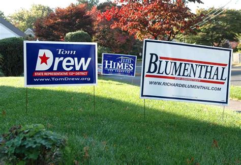 Print & Copy Center : Political & Union Printing : Corrugated Yard Signs Political