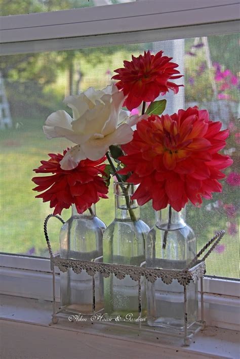 Aiken House & Gardens: Dahlia Bouquets from the Garden