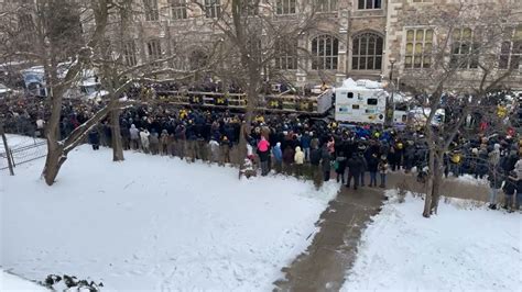 Fans celebrate Michigan football’s national championship at parade - Win Big Sports