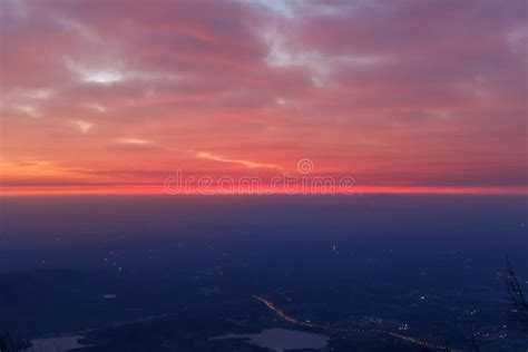 Sunrise View of Mount Tai. the Morning Glow of Sunrise.Clouds Surge ...