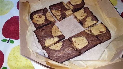 Domino's 9-Piece Marble Cookie Brownie Review 👍🍽🍰 - YouTube