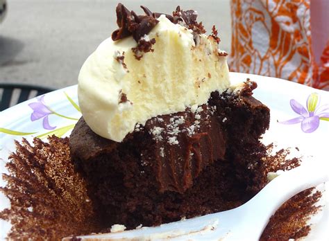 Noelle's Bake Shoppe and Cupcakery's Chocolate Eclair Cupcake ~ Whimsical Cookery