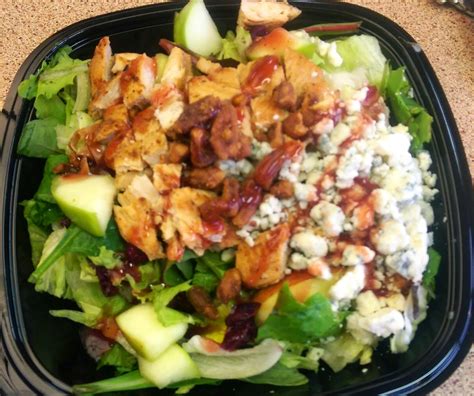 Wendy's Fresh-Made Salads | The Nutritionist Reviews