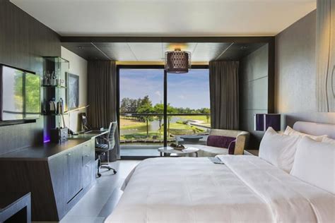 10 Best Hotels Near Bangkok's Airports (BKK & DMK) - Road Affair