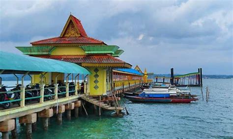 Pulau Penyengat, Pulau Mungil Eksotis yang Sarat Sejarah di Tanjungpinang - iTrip