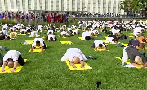 PM Narendra Modi Yoga Photos: PM Modi did yoga in UN, gave message of ...