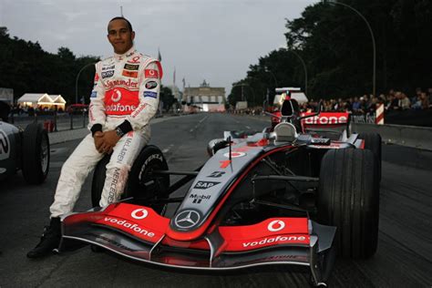 Lewis Hamilton reveals he is still rooting for McLaren - Silver Arrows Net