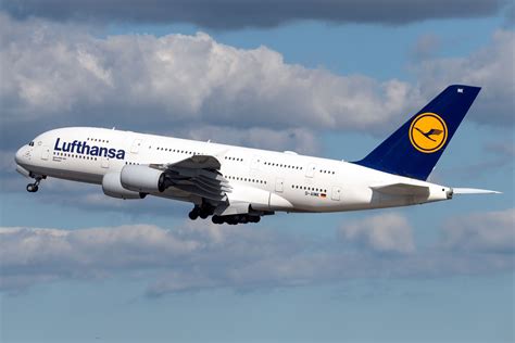 Lufthansa Orders Up To 1.8 Million Tons Of SAF From Shell