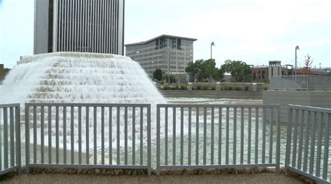 Kanawha Plaza reopens after more than a year closed