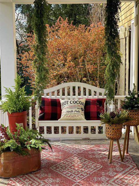 15 Best Ideas for Festive Entryways and Christmas Front Porch ...