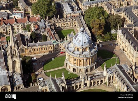 aerial view of Oxford city centre with University Colleges and the ...