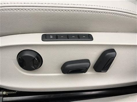 2017 Volkswagen Passat: 93 Interior Photos | U.S. News