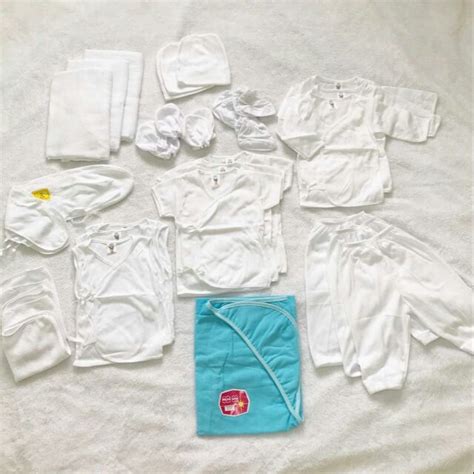 31PC. UNISEX NEWBORN BABY CLOTHES AND STUFF SET B | Shopee Philippines