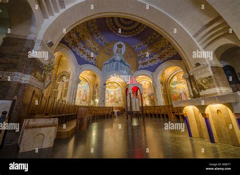 Interior basilica lourdes hi-res stock photography and images - Alamy