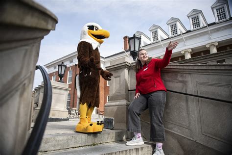 UMW’s Admissions Application Opens Aug. 1 with Priority Scholarship Consideration - News