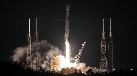 Falcon 9 chalks up new launch pad turnaround record on Starlink launch ...