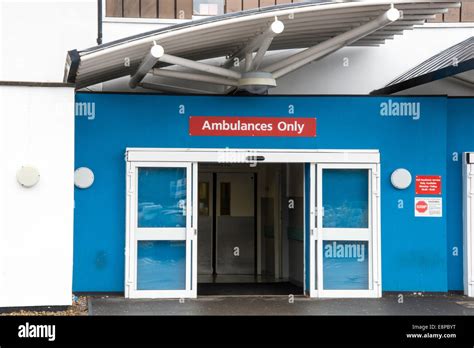 Maidstone Hospital A&E entrance Stock Photo, Royalty Free Image: 74251068 - Alamy