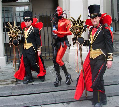 File:Black and red Costumes Mardi Gras in Jackson Square.jpg ...