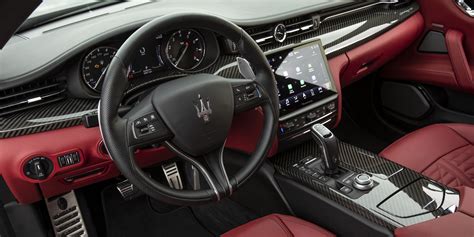 Maserati Quattroporte Interior & Infotainment | Carwow