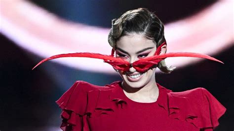 La Zarra, la représentante de la France à l'Eurovision 2023, a annulé ...