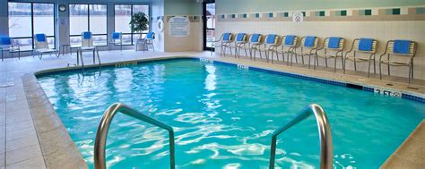 Hotels in Paramus, NJ, with Indoor Pool and Hotel Gym | Courtyard Paramus