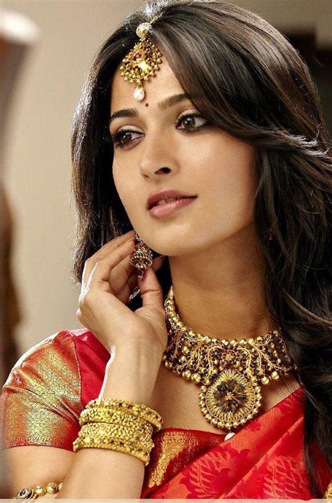 Anushka latest saree pics and Pics - Tollywood Actress and Actor Wallpapers