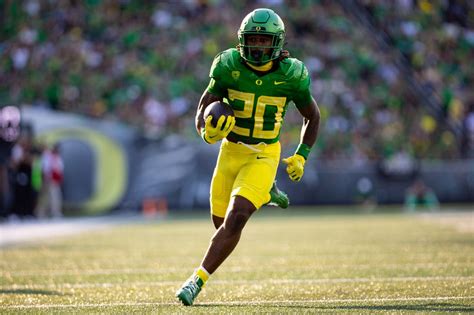 Oregon football enters top 10 of AP poll entering Pac-12 play ...