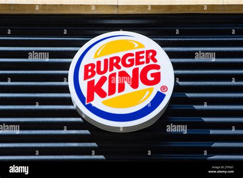 Burger king logo hi-res stock photography and images - Alamy