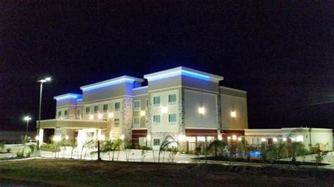 BEST WESTERN PLUS Dilley Inn & Suites (TX) - UPDATED 2016 Hotel Reviews ...