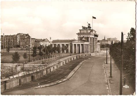 Brandenburg gate with the Berlin wall and the Adlon hotel at the far ...