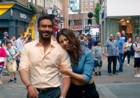 De De Pyaar De Trailer Review: Ajay Devgn, Rakul Preet's romantic ...