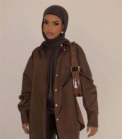 Beauty. Brown aesthetic. Hijabi style | Street hijab fashion, Hijabi outfits casual, Hijab ...