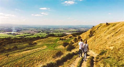 Cotswold Way National Trail 9-day Walking Tour in England