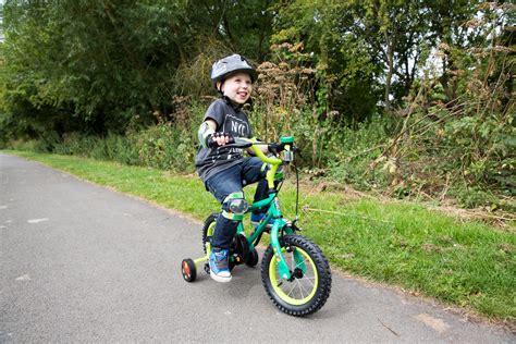 How to Teach a Child to Ride a Bike | Learning to Ride a Bike | Halfords