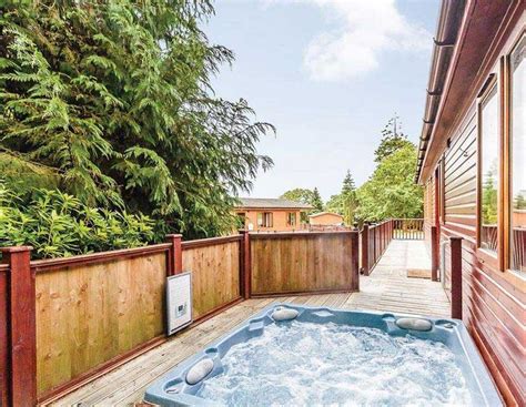 26 Luxury Lodges in Devon with Hot Tubs (From £34 Per Night)