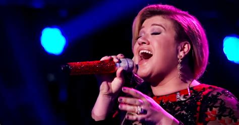 Kelly Clarkson Sings 'At Last' On American Idol - Music Video