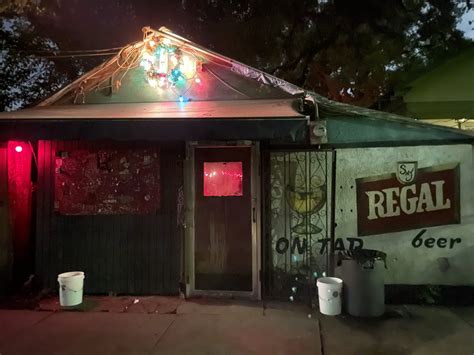 Top 5 New Orleans Dive Bars - Scoundrel's Field Guide