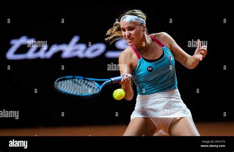 Sofia Kenin of the United States in action during her second-round ...