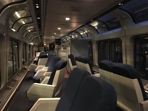 Cozy Superliner Lounge car on Amtrak Cascades #516 [1200x900] : TrainPorn