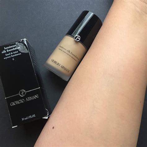 Giorgio Armani Luminous Silk Foundation 6 Review & Swatches | A Very ...