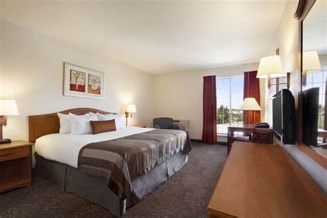 Ramada by Wyndham SeaTac Airport | Sea Tac, WA Hotels