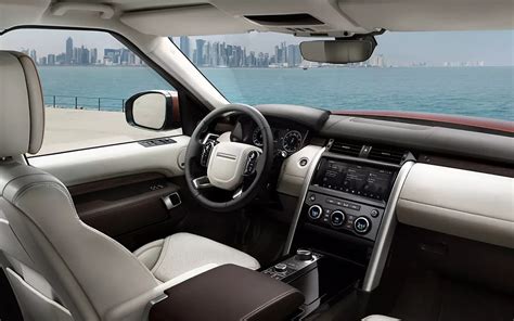 Land Rover Discovery - Interior | Land Rover Discovery Images